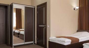 Фото номера Двухместный номер с 2 отдельными кроватями и ванной Гостиница Elion Hotel г. Балаково 4